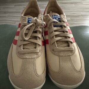 Adidas SL 72 RS, Beige & Red, Women’s 8 1/2 -9 Men’s Size 7- 7 1/2